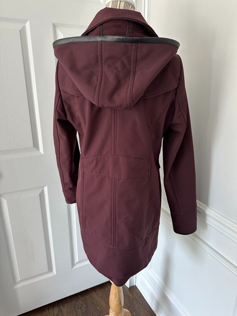 Badgley Mischka Burgundy Softshell Hooded Coat Fleece Lined Zip Jacket Medium - Picture 3 of 5